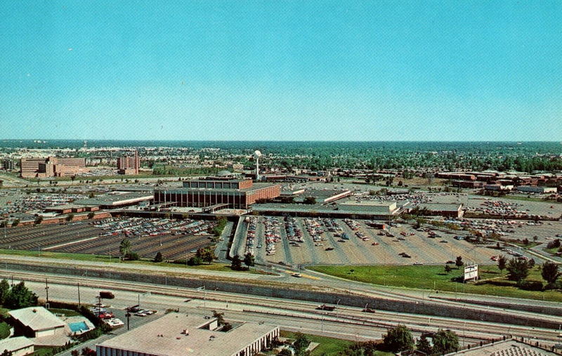 Northland Center (Northland Mall) - Vintage Postcard